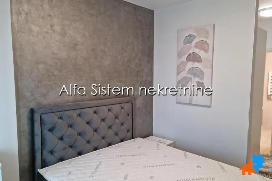 Izdavanje, trosoban stan, 62m², Novi Beograd Blok 65, Novi Beograd Sve Podlokacije