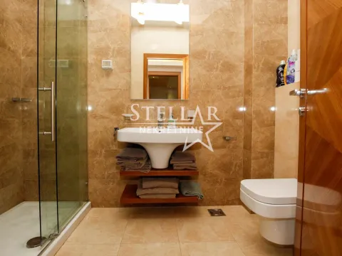 Izdavanje, dvosoban stan, 64m², Centar, Podgorica - image 10