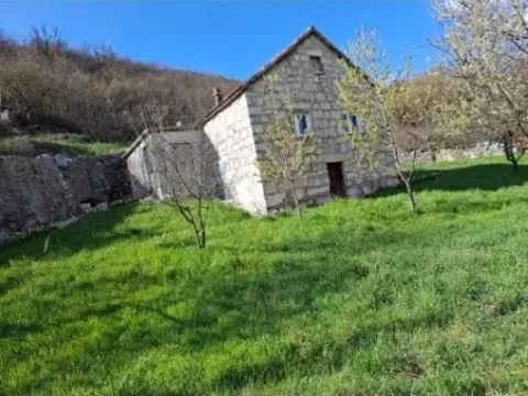 Sale, house, 1650m², Miločani, Nikšić