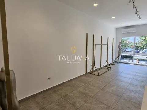 Rent, office space, 40m², Stari Aerodrom, Podgorica - image 3