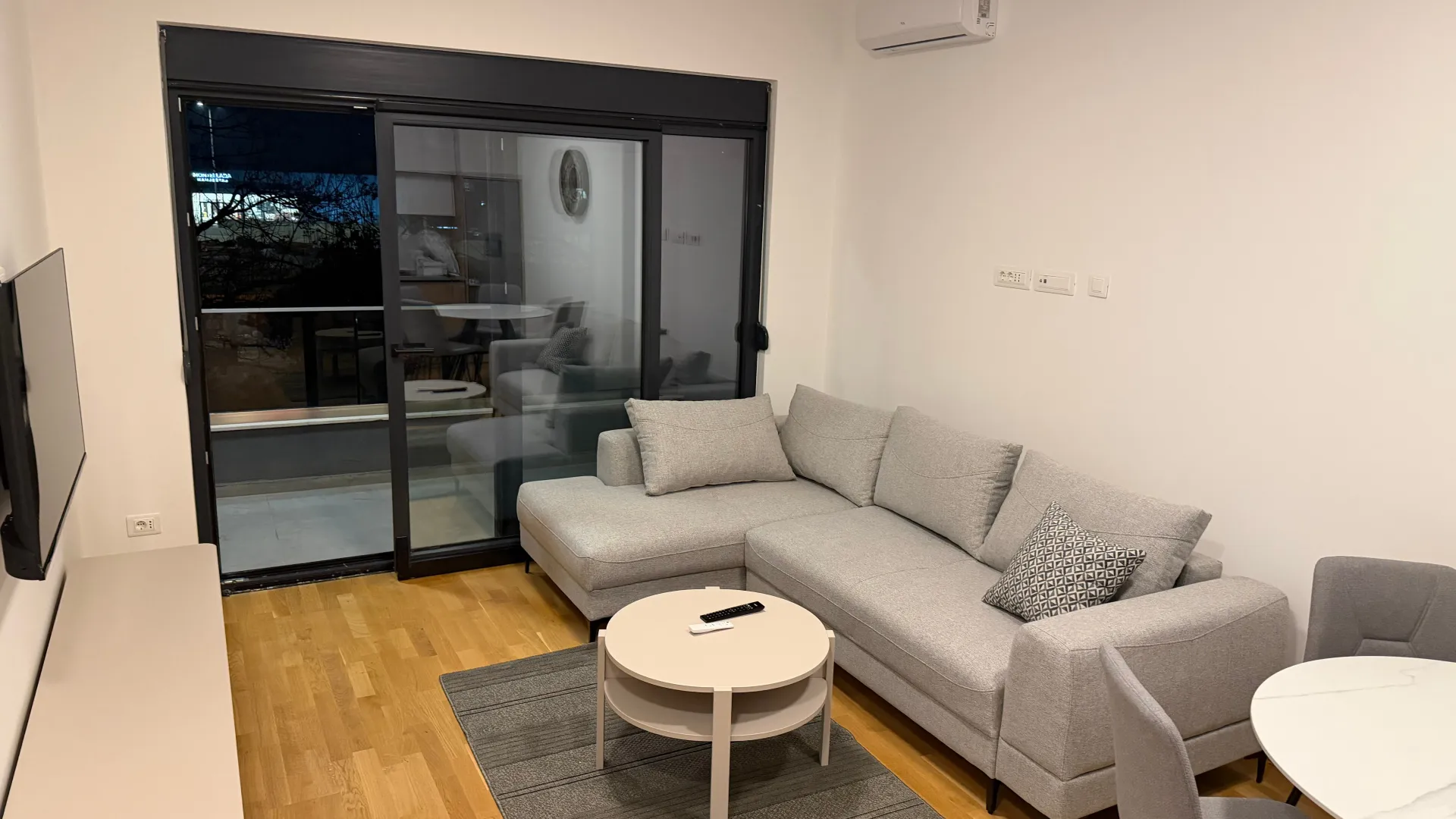 Izdavanje, dvosoban stan, 43m², Donja Gorica, Podgorica