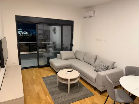 Izdavanje, dvosoban stan, 43m², Donja Gorica, Podgorica - image 8