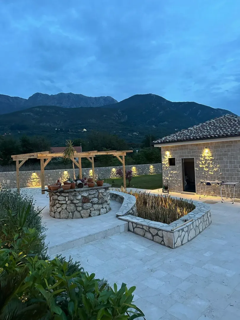 Sale, house, 2660m², Lastva Grbaljska, Kotor