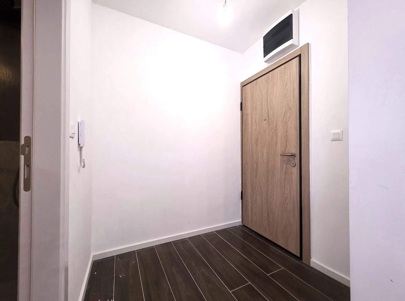 Prodaja, garsonjera, 48m², Tološi, Podgorica