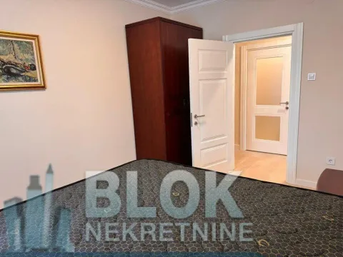 Izdavanje, trosoban stan, 100m², Centar, Podgorica - image 6