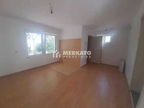 Prodaja, kuća, 92m², Perlez, Zrenjanin - image 2