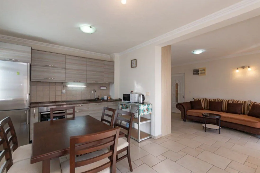 Izdavanje, dvosoban stan, 63m², Baošići, Herceg Novi