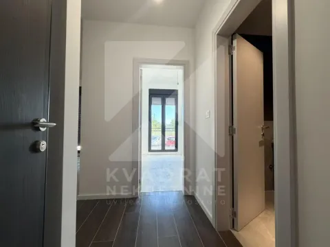 Izdavanje, jednosoban stan, 48m², Tološi, Podgorica - image 4