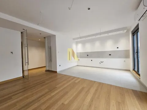 Sale, four bedroom apartment, 240m², Cara Dušana, Novi Sad Sve Podlokacije - image 8