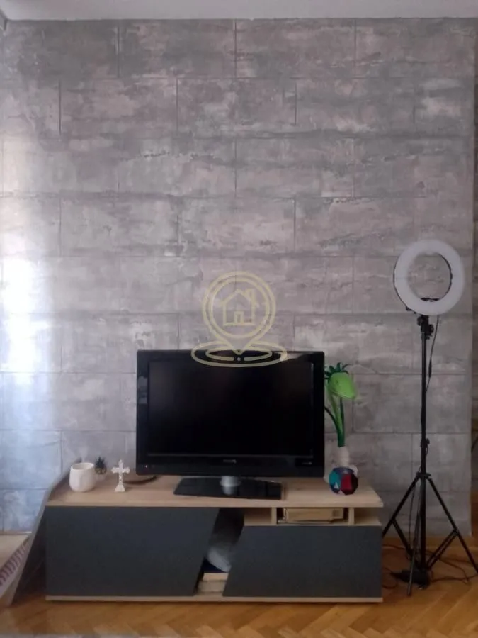Izdavanje, trosoban stan, 78m², Južni Bulevar, Vračar Sve Podlokacije