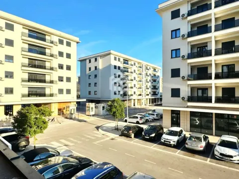 Izdavanje, jednosoban stan, 47m², City Kvart, Podgorica - image 16