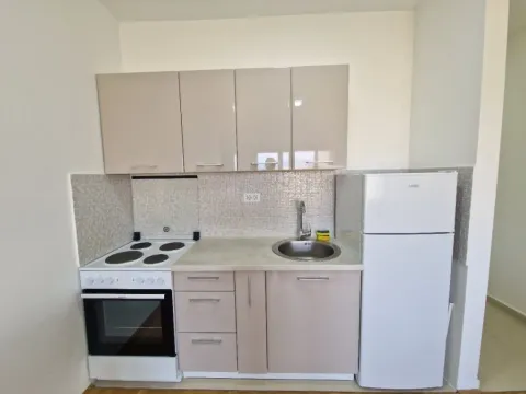 Izdavanje, jednosoban stan, 47m², Stari Aerodrom, Podgorica - image 6