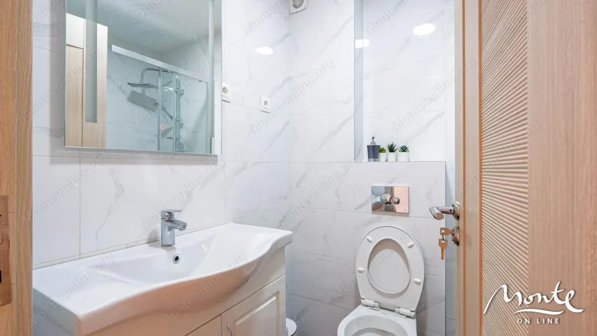 Sale, two bedroom apartment, 59m², Bečići, Budva