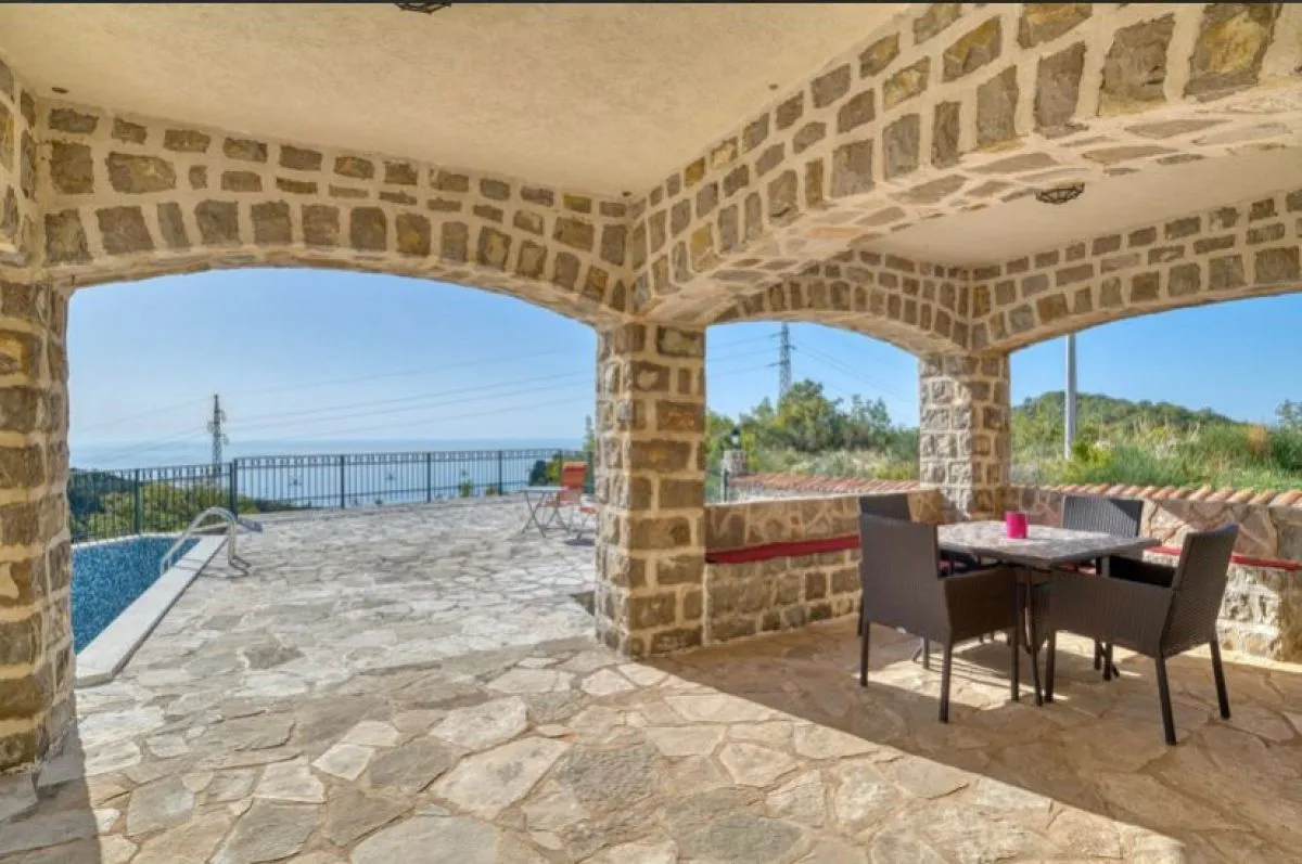 Prodaja,  kuća, 466m2, Petrovac, Budva