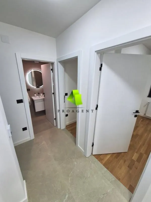 Rent, office space, 50m², Medijana, Niš