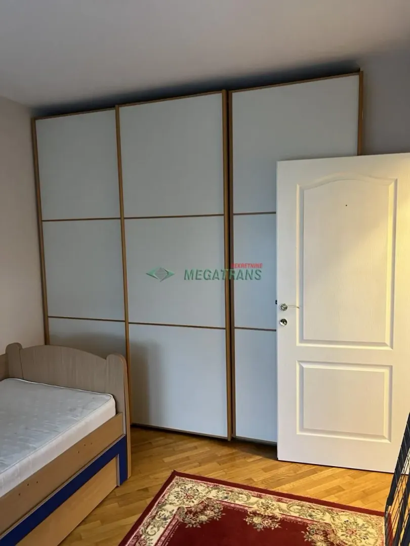 Izdavanje, trosoban stan, 78m², Bulevar Oslobodjenja, Novi Sad Sve Podlokacije