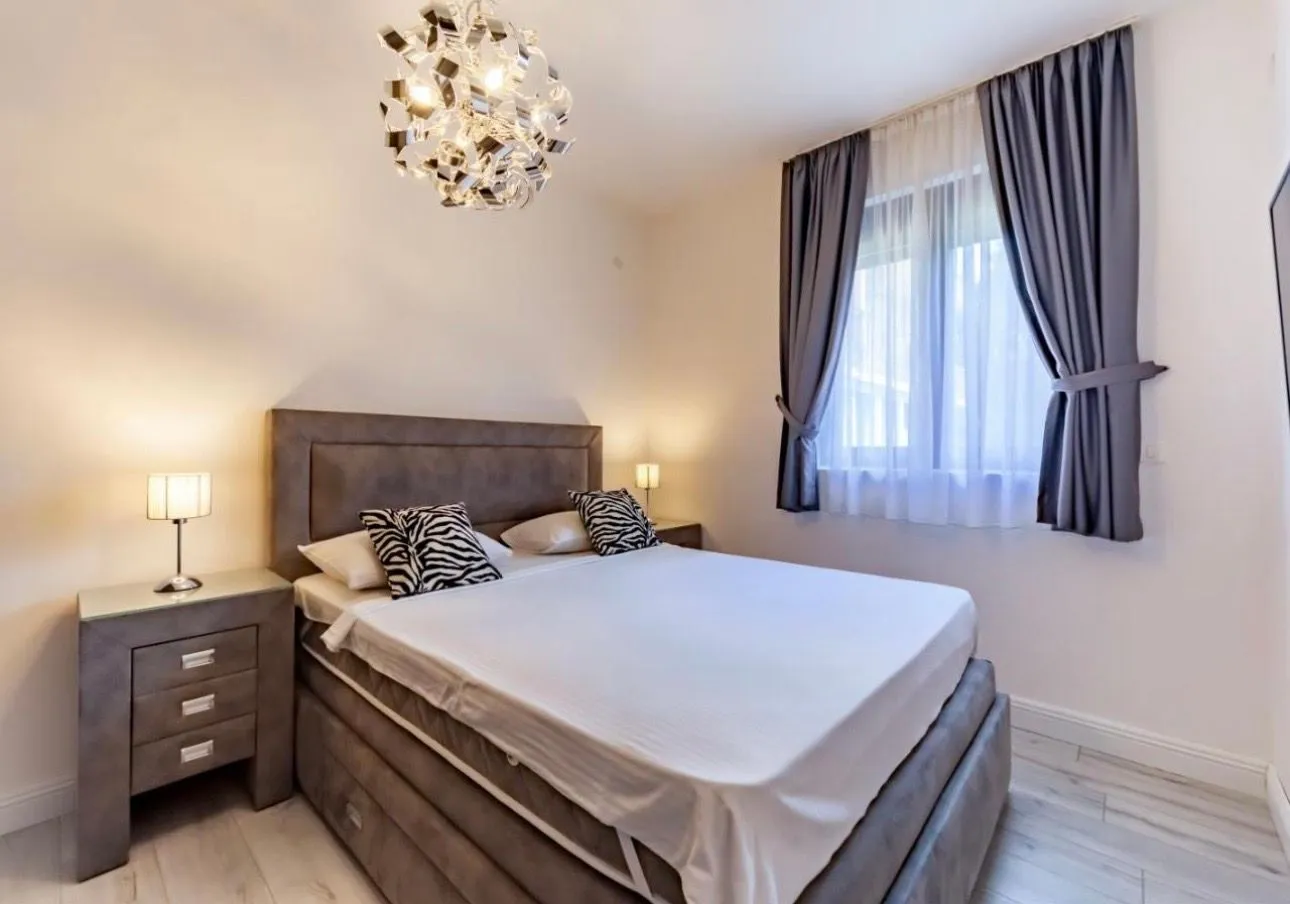 Rent, three bedroom apartment, 127m², Petrovac, Budva