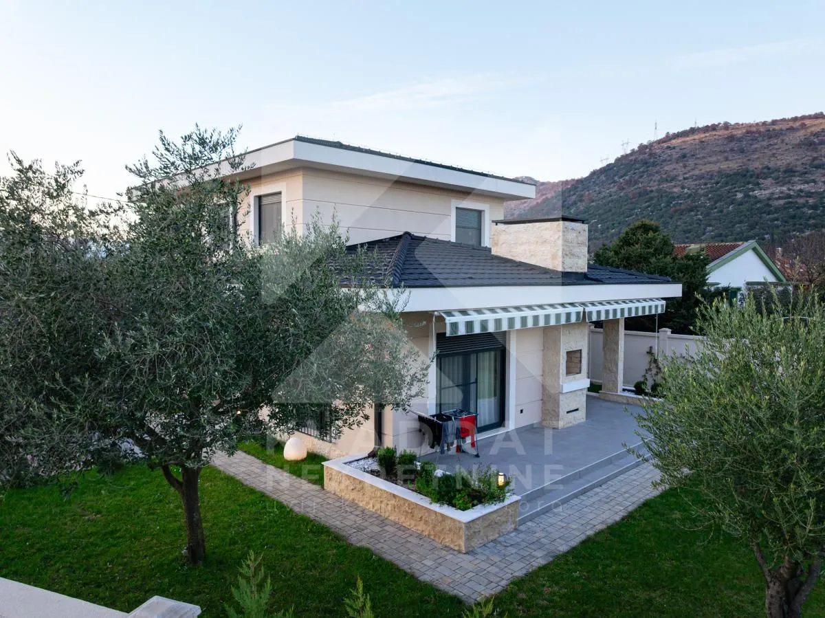 Prodaja, kuća, 166m², Tološi, Podgorica