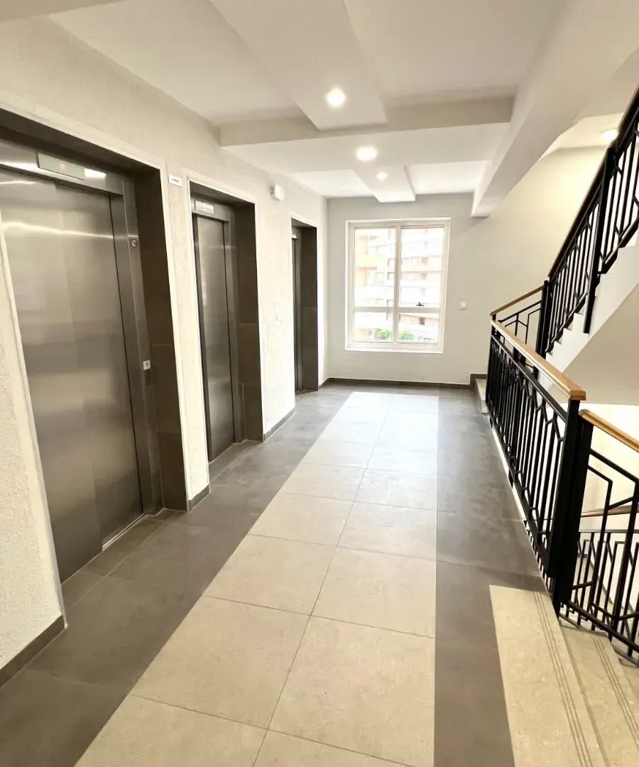 Izdavanje, jednosoban stan, 47m², Central Point, Podgorica