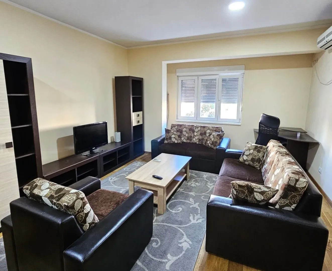 Izdavanje, jednosoban stan, 54m², City Kvart, Podgorica