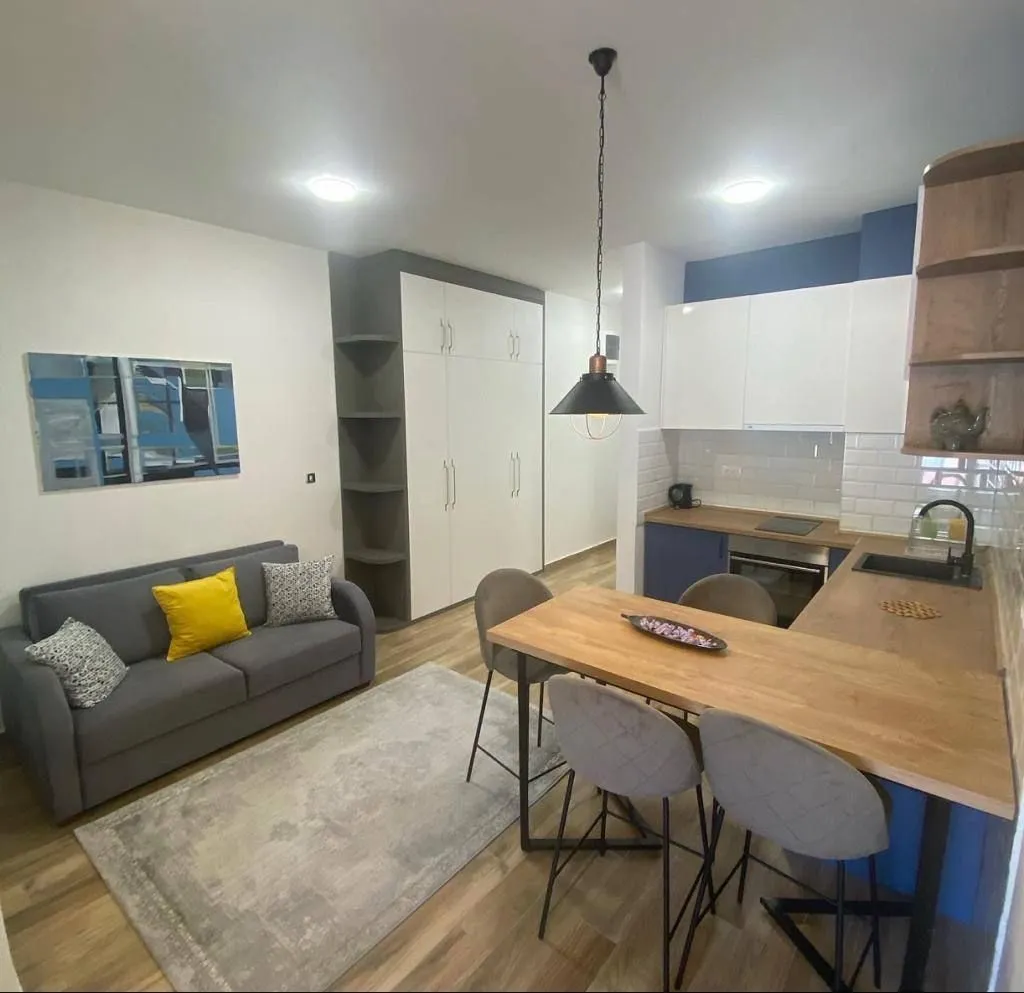 Rent, one bedroom apartment, 43m², Centar, Budva
