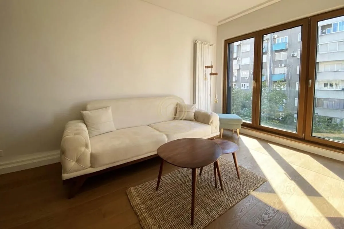 Izdavanje, dvosoban stan, 62m², Sarajevska, Beograd
