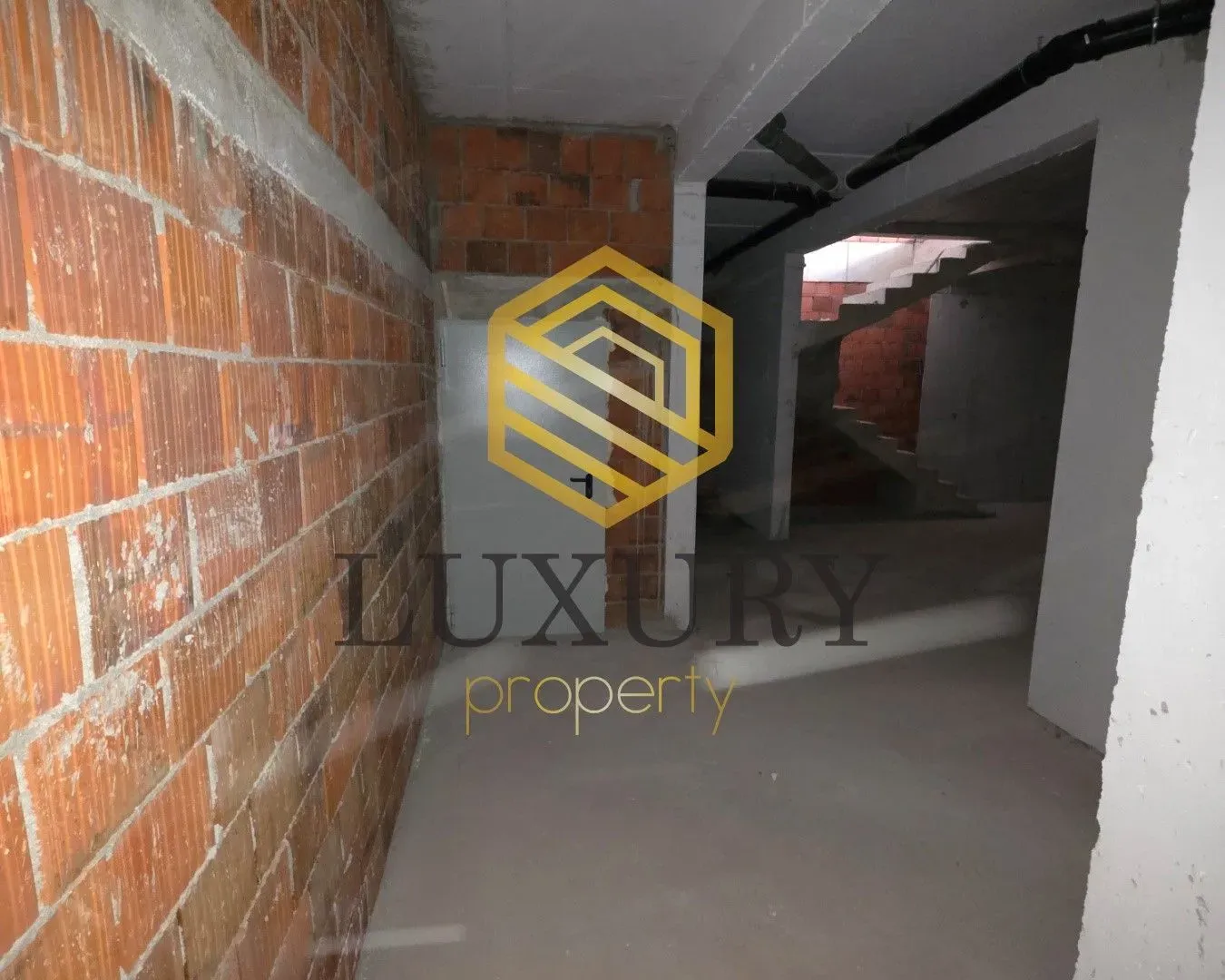 Rent, office space, 120m², Pobrežje, Podgorica