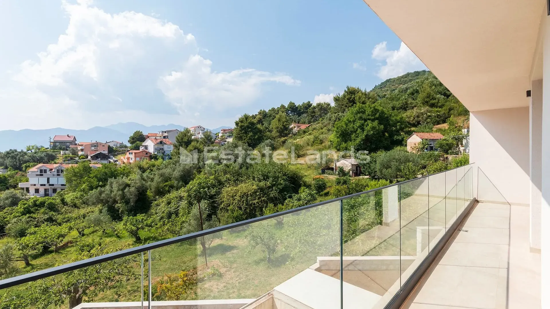 Rent, house, 183m², Kava, Tivat