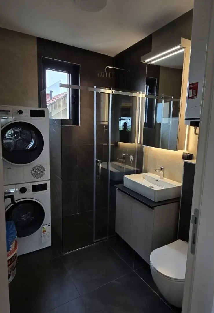 Izdavanje, trosoban stan, 82m², Olimp, Zvezdara Sve Podlokacije