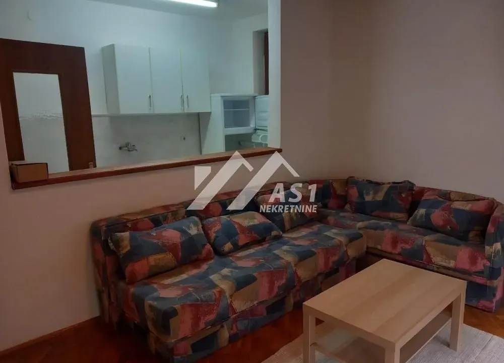Izdavanje, jednosoban stan, 32m², Grbavica, Novi Sad Sve Podlokacije