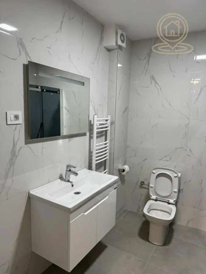 Izdavanje, četvorosoban stan, 100m², Medijana, Niš