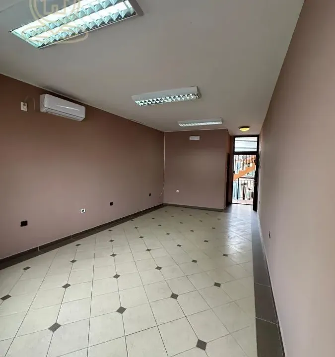 Rent, office space, 27m², Centar, Kragujevac