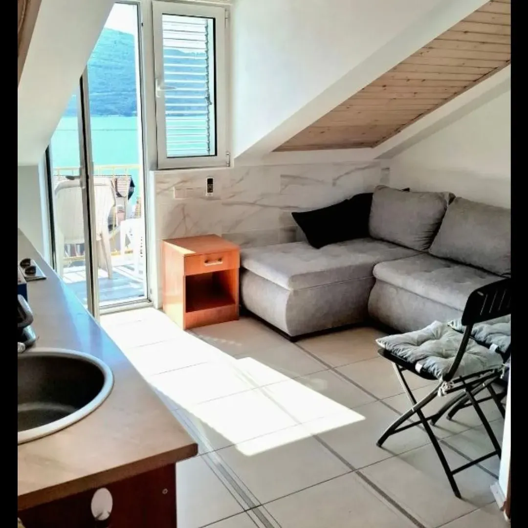 Rent, one bedroom apartment, 17m², Kumbor, Herceg Novi