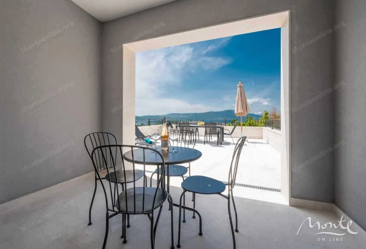 Prodaja, kuća, 250m², Mrčevac, Tivat