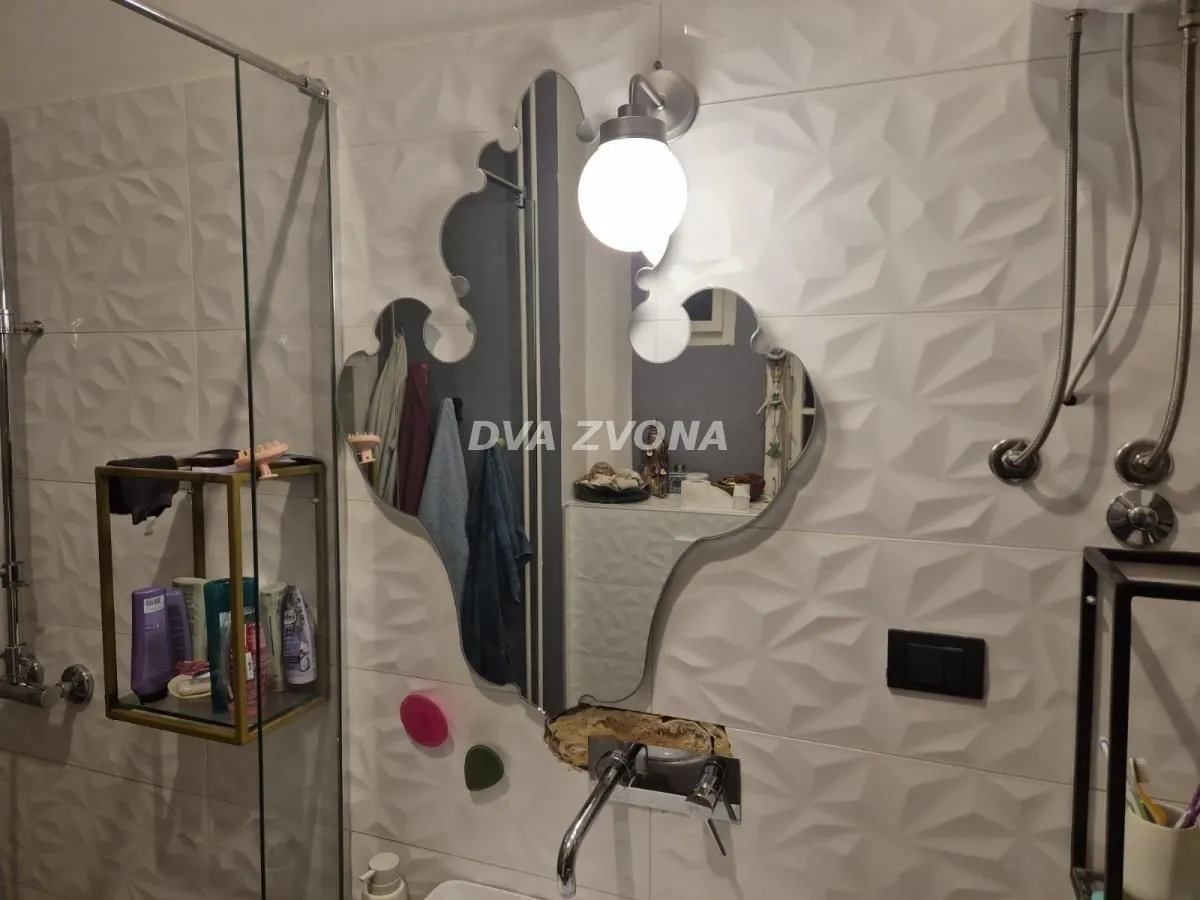 Prodaja, četvorosoban stan, 96m², Centar, Novi Sad