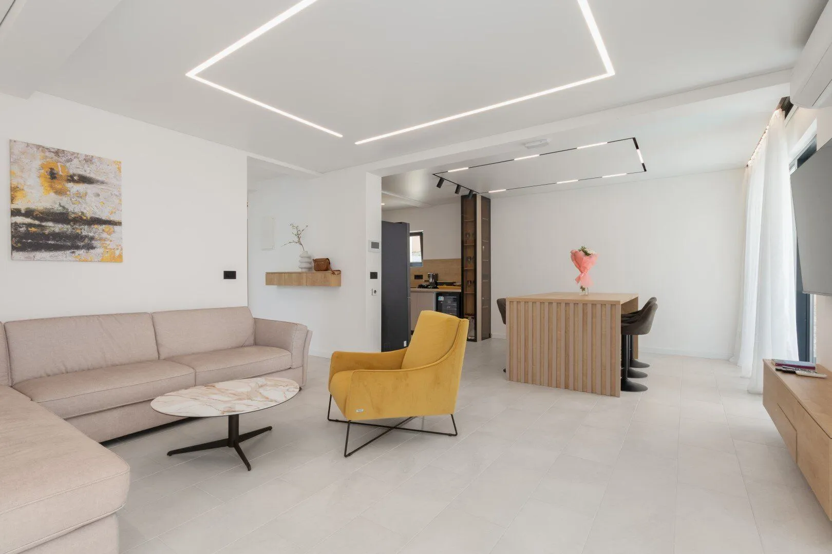 Izdavanje, kuća, 400m², Kotor, Crna Gora
