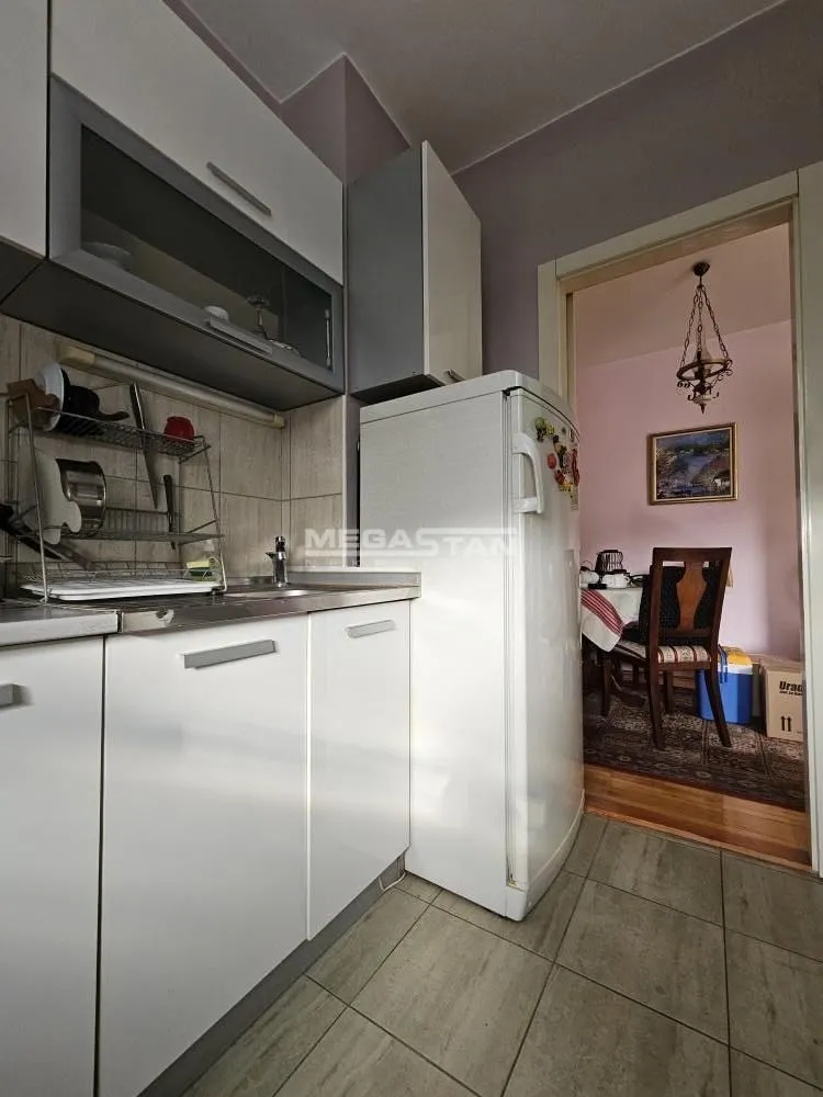 Sale, three bedroom apartment, 69m², Karaburma, Palilula Sve Podlokacije