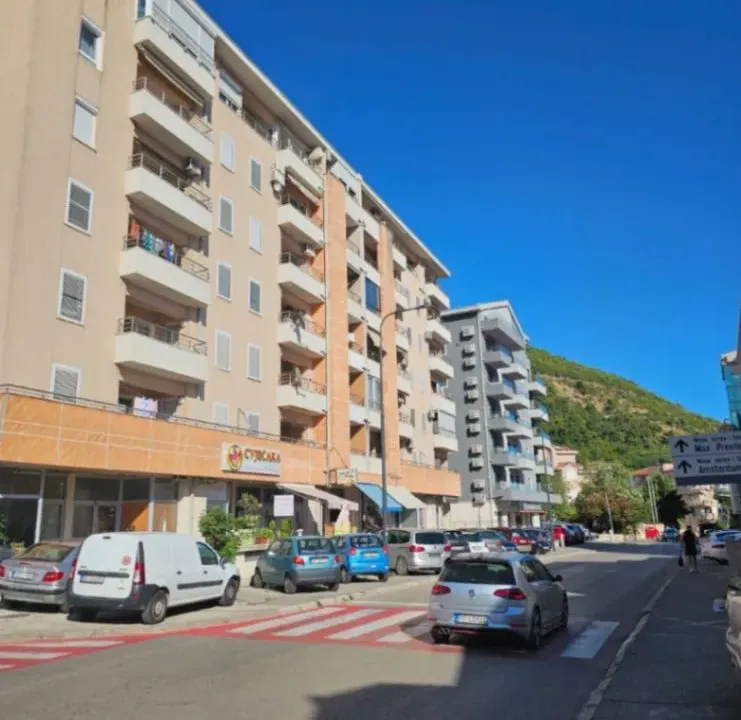 Prodaja, garsonjera, 37m², Centar, Budva