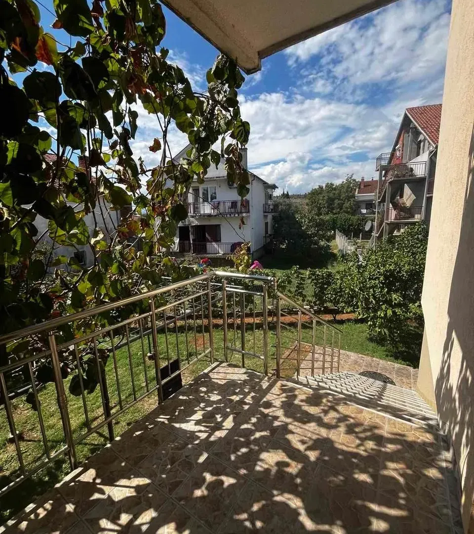 Izdavanje, dvosoban stan, 60m², Masline, Podgorica