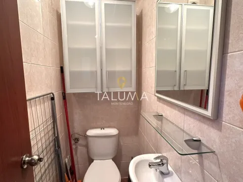 Rent, two bedroom apartment, 62m², Blok 9, Podgorica - image 12