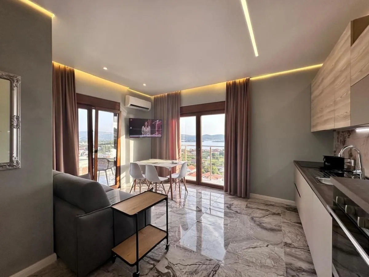 Prodaja, jednosoban stan, 38m², Tivat, Crna Gora