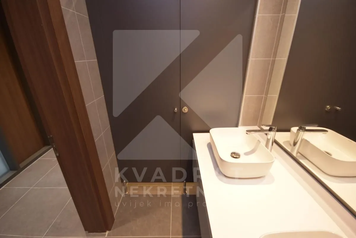 Rent, office space, 2542m², Centar, Podgorica