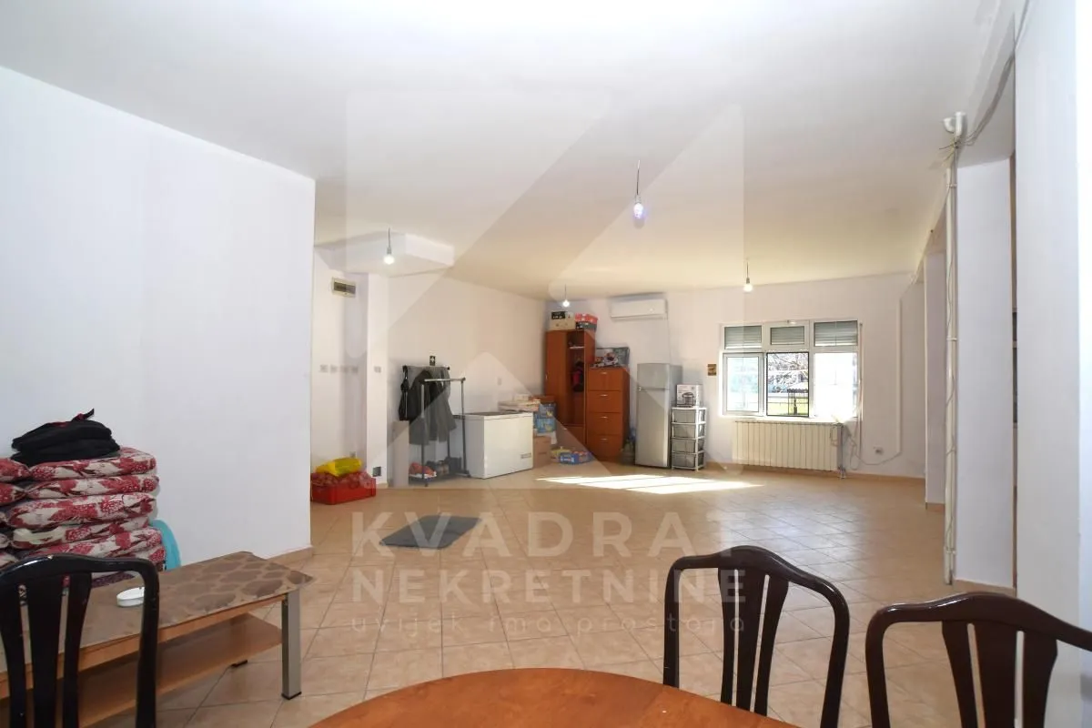 Rent, office space, 100m², Zlatica, Podgorica