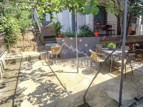 Prodaja, kuća, 180m², Sutomore, Bar