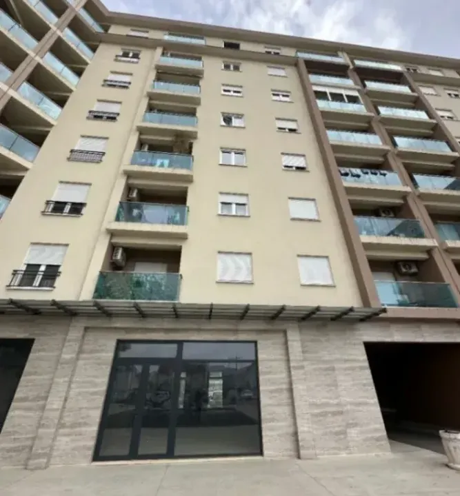 Izdavanje, poslovni prostor, 144m², Zabjelo, Podgorica