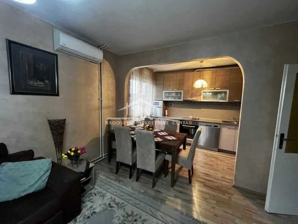Sale, apartment, 110m², Karaburma, Palilula Sve Podlokacije