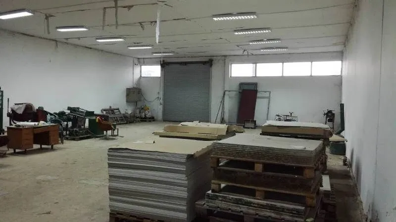 Sale, office space, 251m², Mladenovac, Beograd