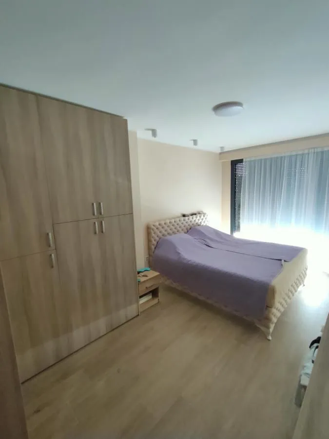 Izdavanje, kuća, 230m², Sremska Kamenica, Petrovaradin