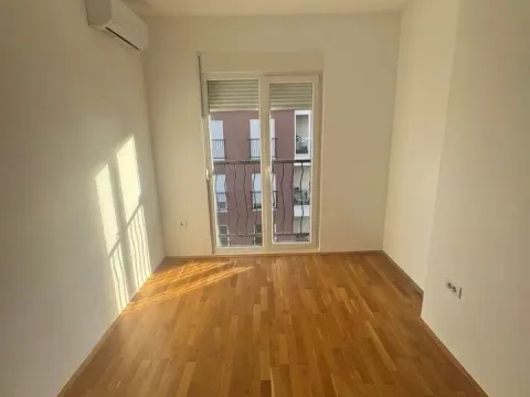 Rent, two bedroom apartment, 62m², Stari Aerodrom, Podgorica - image 4