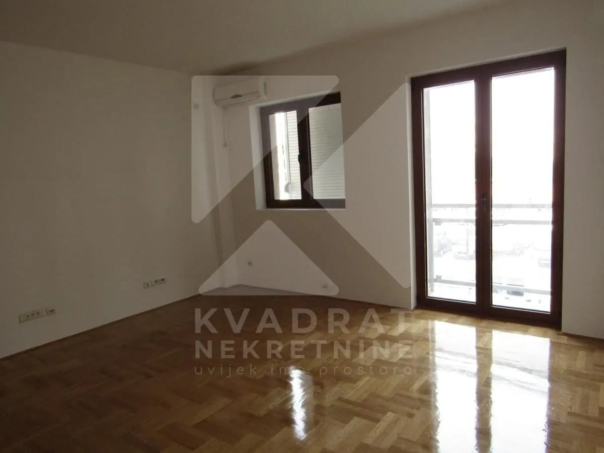 Prodaja, trosoban stan, 138m², Kruševac, Podgorica